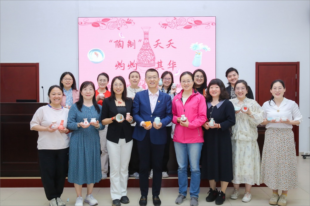 https://news.pku.edu.cn/images/2023-05/5236e684189247bd99c460bcc9e82377.jpeg